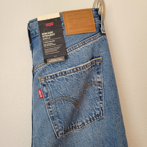 NWT Levi's Ribcage Straight Ankle Jeans, Distressed, After Love, Size 29x27 - Picture 6 of 15